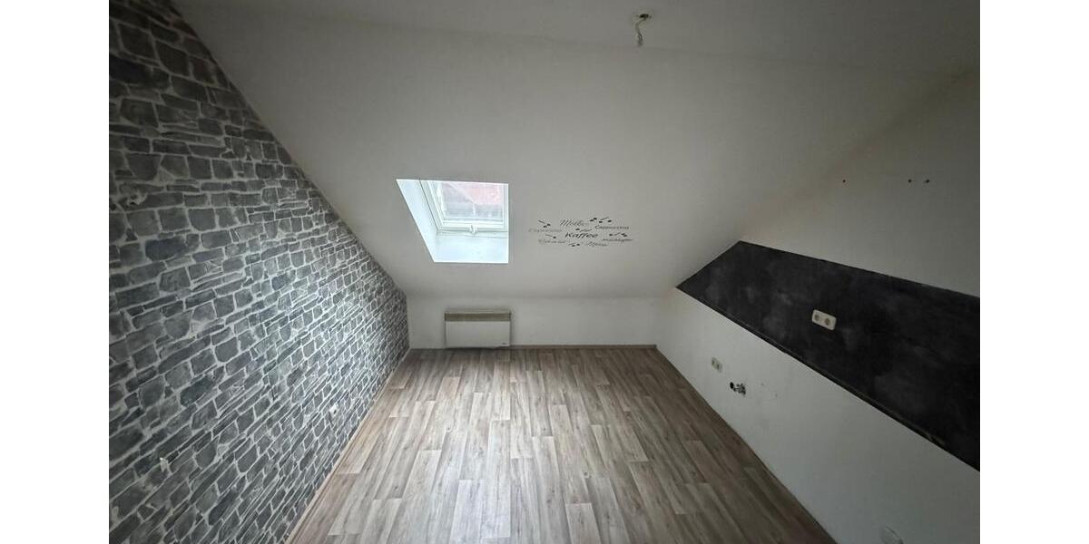 Dachgeschoßwohnung Ebern - 3 Zimmer, 80 m&sup2;, 500&euro; | Angebot:24946649