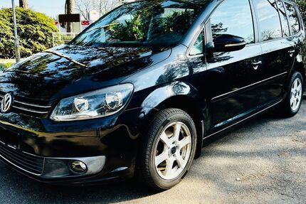 VW Touran 141.000 km 6.499 € Hamburg 22147