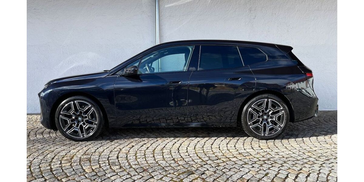 BMW iX 11.702 km 68.900 &euro; München 81245