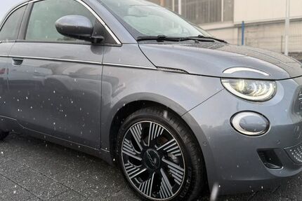 Fiat 500e 81.455 km 14.830 &euro; Alsdorf-Hoengen (bei Aachen) 52477