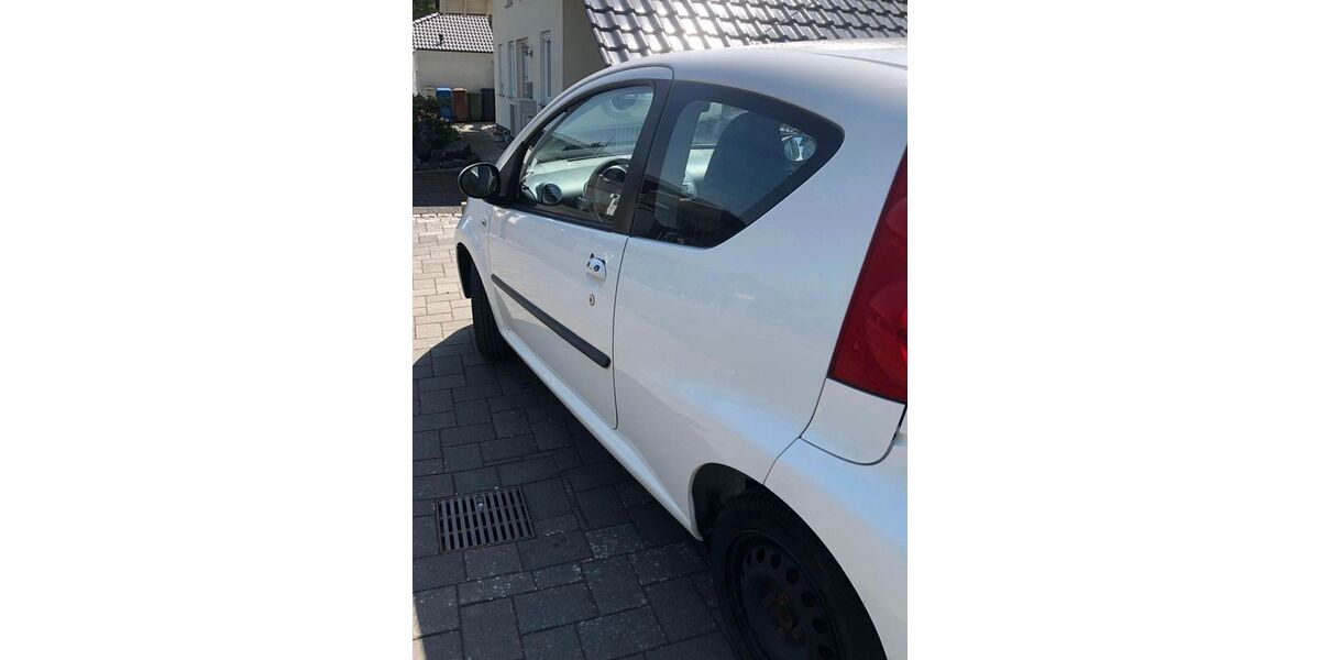 Peugeot 107 189.000 km 980 &euro; Mörsbach 57629