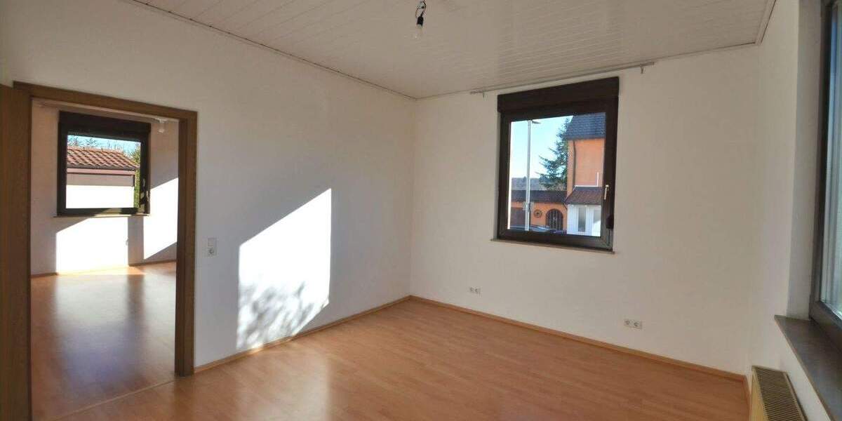 Mehrfamilienhaus, Wohnhaus Rutesheim - 7 Zimmer, 178 m&sup2;, 590.000&euro; | Angebot:25427685