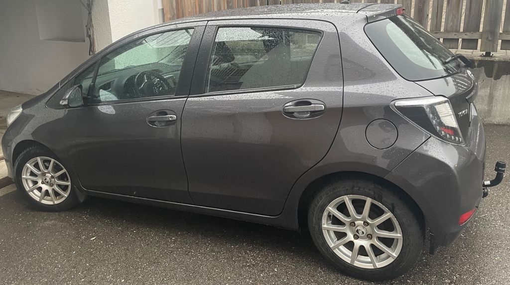Toyota Yaris 102.000 km 6.600 &euro; Nussdorf 83365