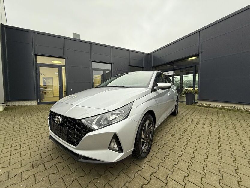 i20