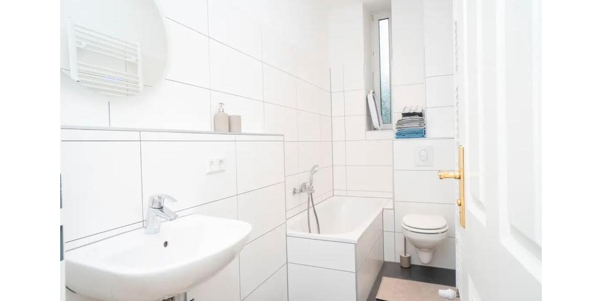 Erdgeschoßwohnung Berlin Friedrichshain-Kreuzberg - 3 Zimmer, 95 m&sup2;, 750&euro; | Angebot:25499724