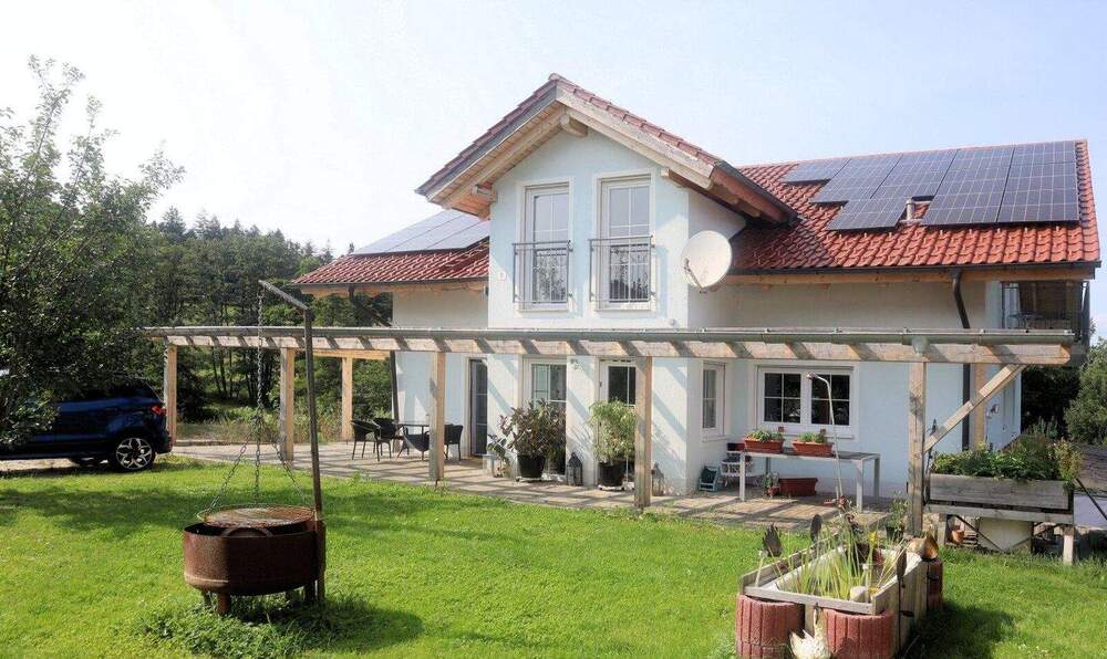 Einfamilienhaus Tiefenbach Reut - 8 Zimmer, 230 m&sup2;, 570.000&euro; | Angebot:23957145