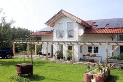 Haus Tiefenbach Reut - 8 Zimmer, 230 m&sup2;, 570.000&euro; | Angebot:23957145