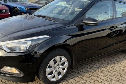 Hyundai i20 126.985 km 6.299 &euro; Hanau 63452
