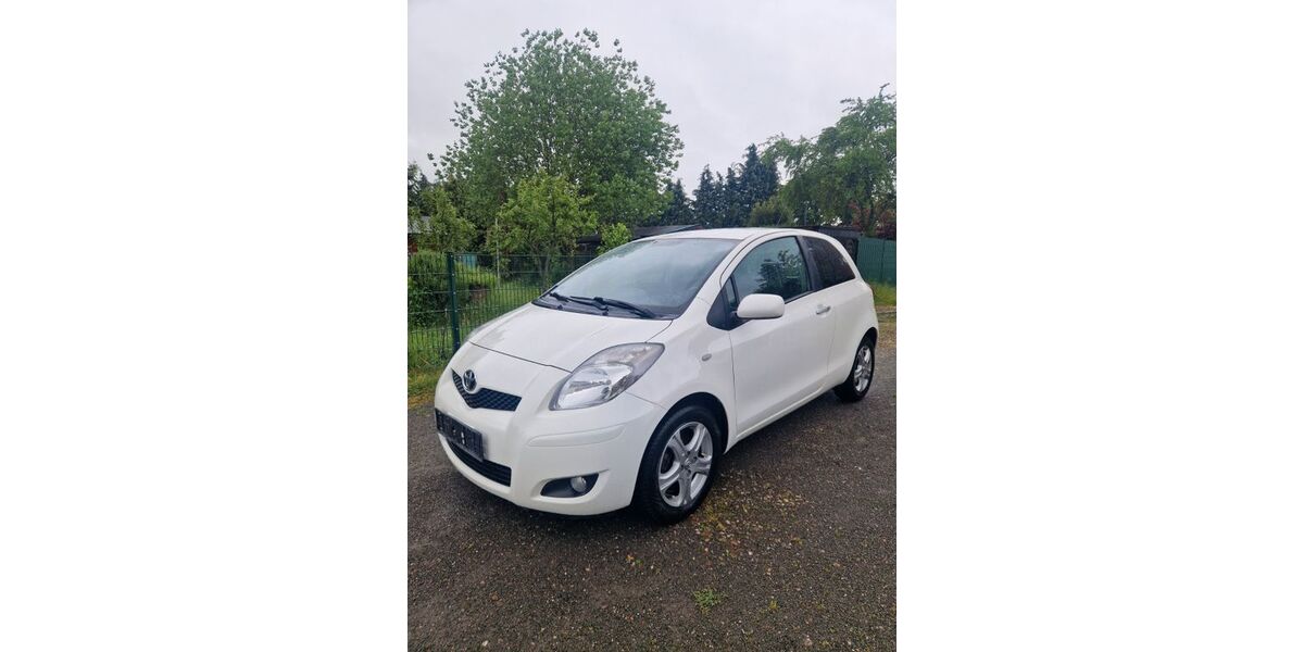 Toyota Yaris 104.500 km 5.950 &euro; Köln 51067