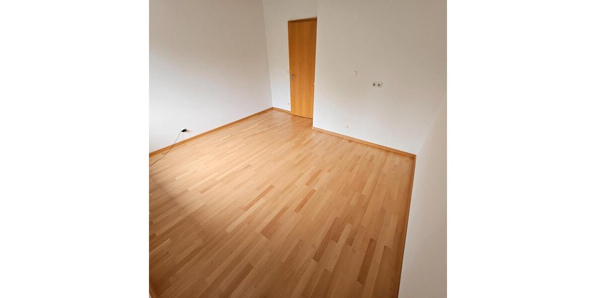 Etagenwohnung Deggendorf - 4 Zimmer, 115 m&sup2;, 1.100&euro; | Angebot:26413727