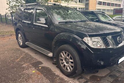 Nissan Pathfinder 250.000 km 8.600 &euro; Essen 45356