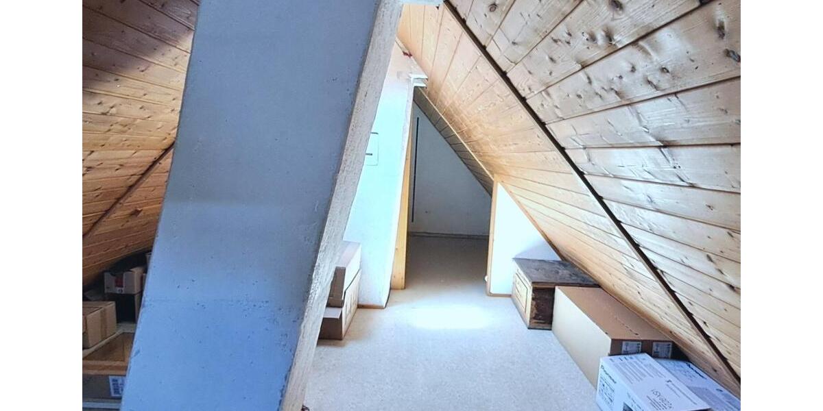 Doppelhaushälfte Marktredwitz - 6 Zimmer, 139 m&sup2;, 199.000&euro; | Angebot:27169732