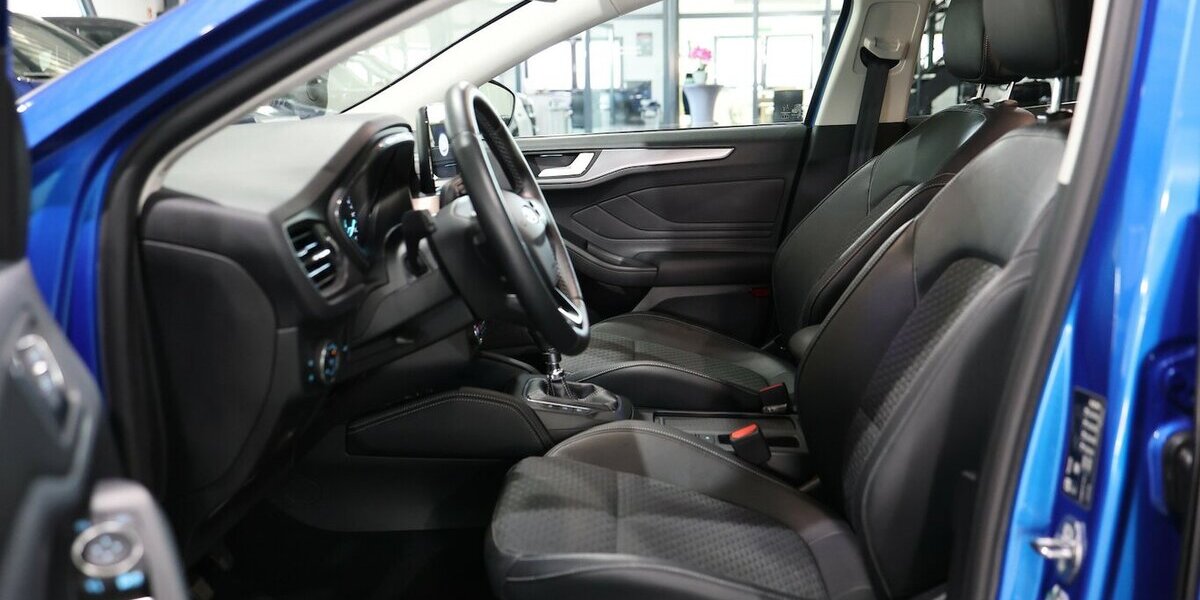 Ford Focus Tunier 2.0 EcoBlue TITANIUM 114.000 km 12.444 &euro; Hamm 59077