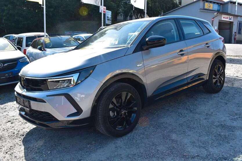 Grandland X