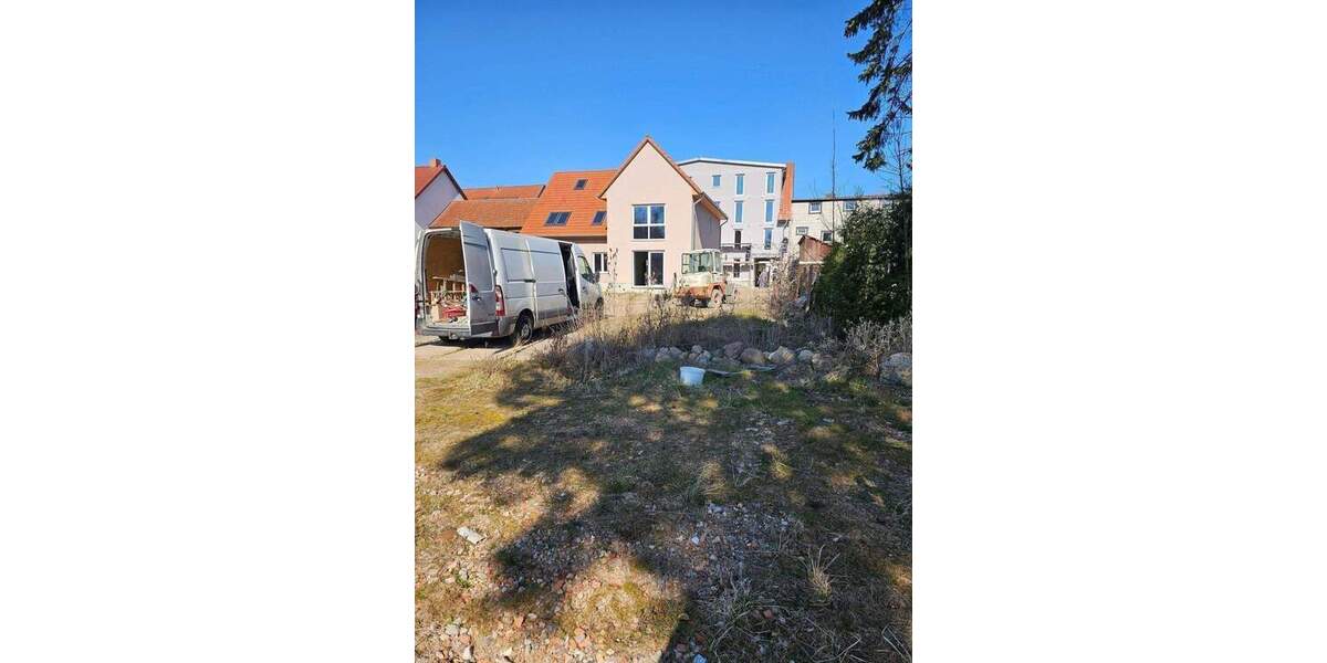 Wohnen wie im Haus: 4-Raumwohnung mit Grundstück 4 zimmer