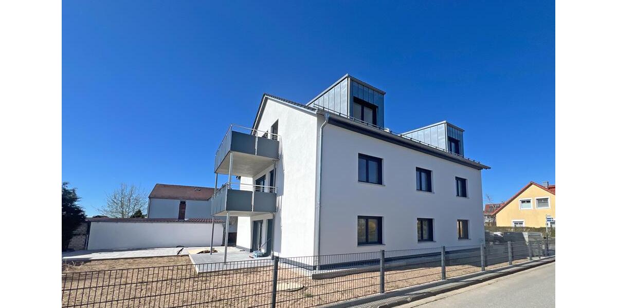 Dachgeschoßwohnung Neumarkt in der Oberpfalz Altenhof - 3 Zimmer, 84 m&sup2;, 1.150&euro; | Angebot:26350214