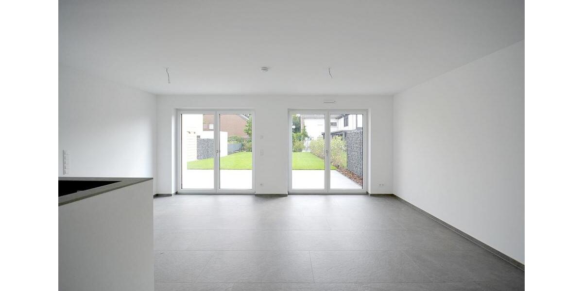 Neuwertig! Energieeffiziente 143m² Doppelhaushälfte mit Garten, Einbauküche und Garage in Straßfeld 5 zimmer