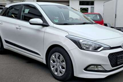 Hyundai i20 89.000 km 9.890 € Berlin 12203