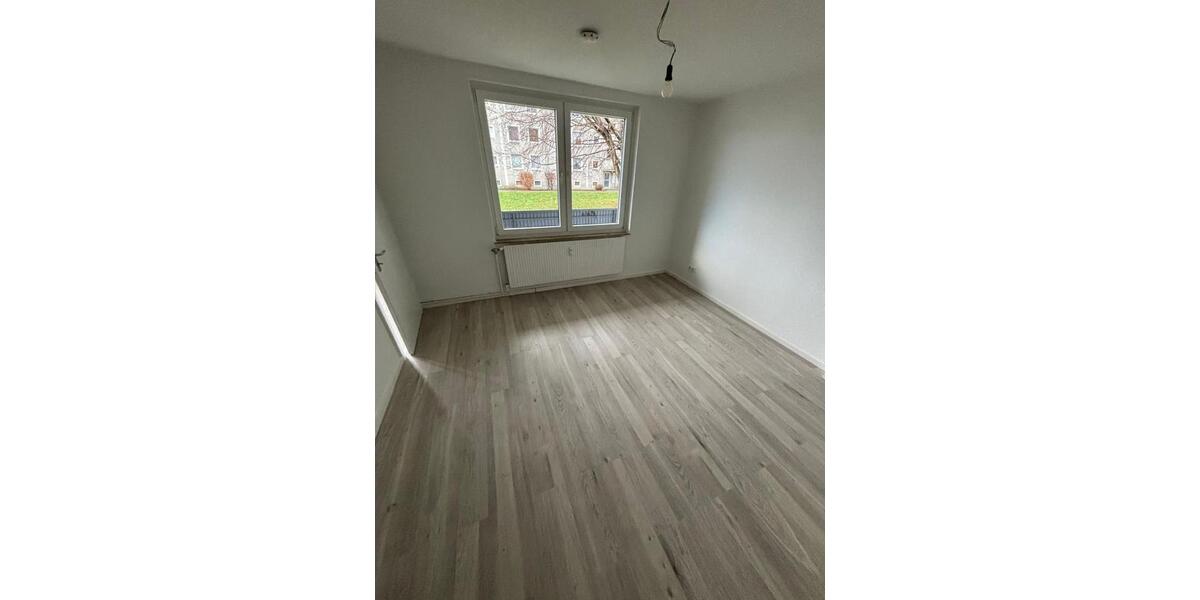 *Gemütliche FRISCH RENOVIERTE 2-Zimmerwohnung im ERDGESCHOSS - Mit Balkon* 2 zimmer