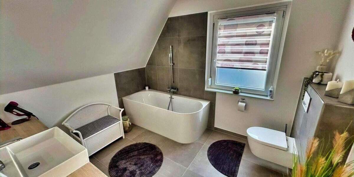 Einfamilienhaus Isernhagen Altwarmbüchen - 5 Zimmer, 192 m&sup2;, 599.000&euro; | Angebot:25372252