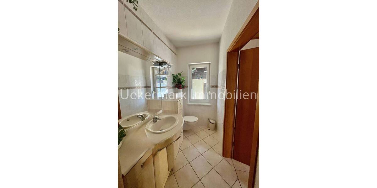 Einfamilienhaus Gramzow - 6 Zimmer, 140 m&sup2;, 320.000&euro; | Angebot:26066463