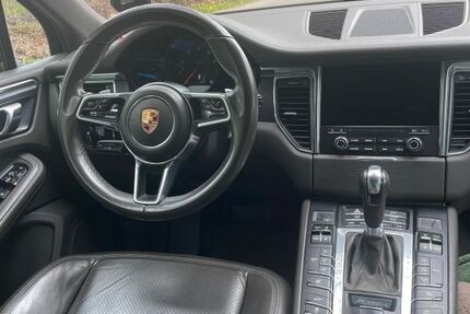 Porsche Macan 168.000 km 27.900 &euro; Halstenbek 25469