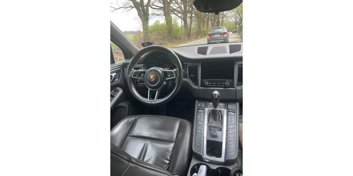 Porsche Macan 168.000 km 27.900 &euro; Halstenbek 25469