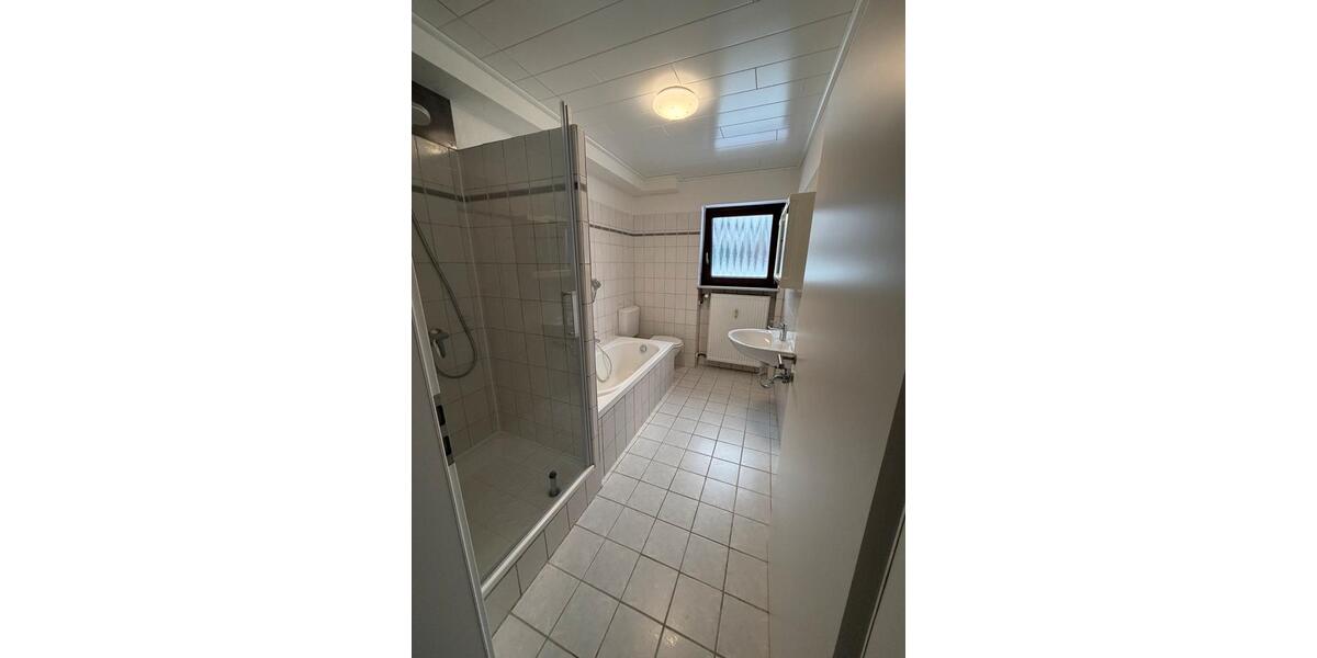 Etagenwohnung Hungen - 5 Zimmer, 127 m&sup2;, 1.360&euro; | Angebot:26626606