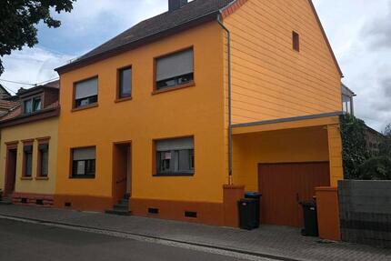 Haus Neunkirchen - 8 Zimmer, 205 m&sup2;, 290.000&euro; | Angebot:26886076