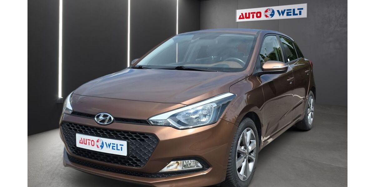 Hyundai i20 41.109 km 9.490 &euro; Sandersdorf Brehna 06796