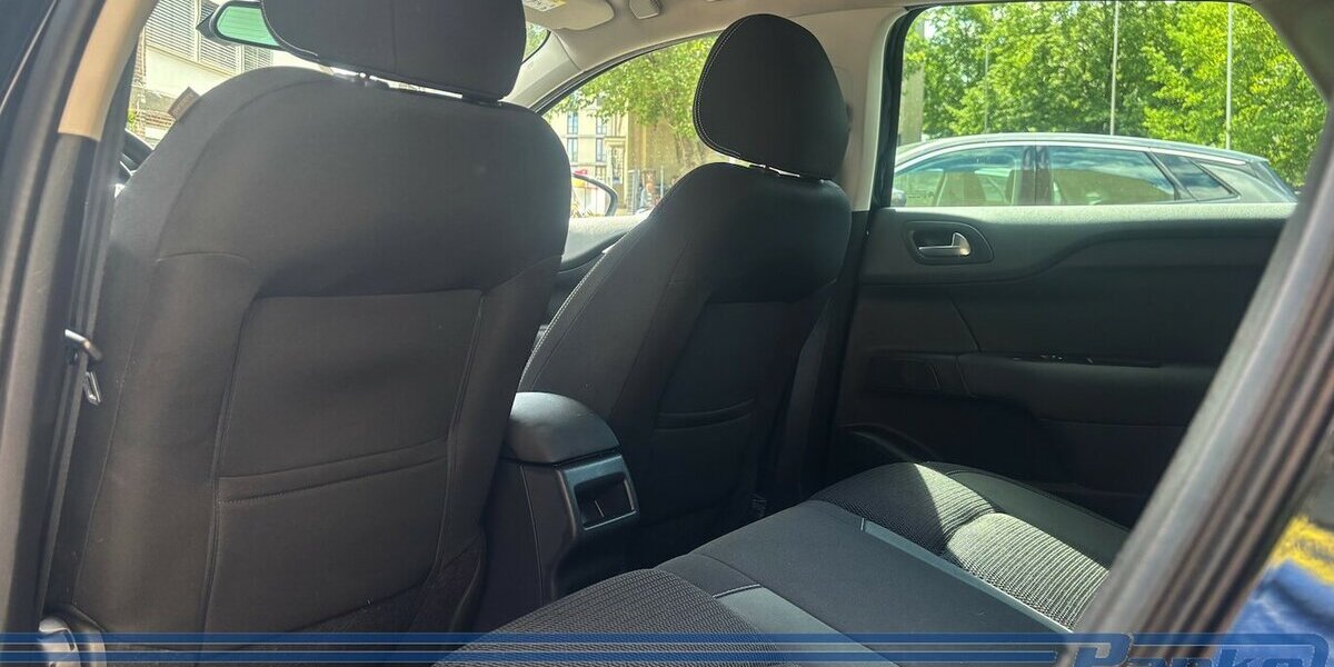 Citroen C4 Selection 120 EAT6*SHZ*DAB*NAV*BT*Tempo* 111.305 km 9.990 &euro; Berlin 13187
