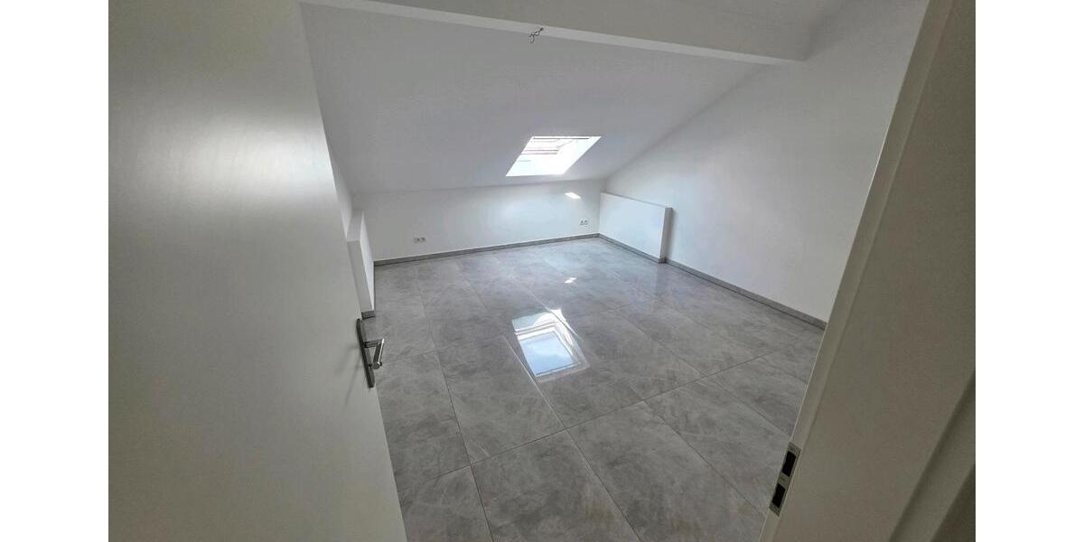 Dachgeschoßwohnung Neustadt an der Weinstraße - 2 Zimmer, 60 m&sup2;, 660&euro; | Angebot:26399629