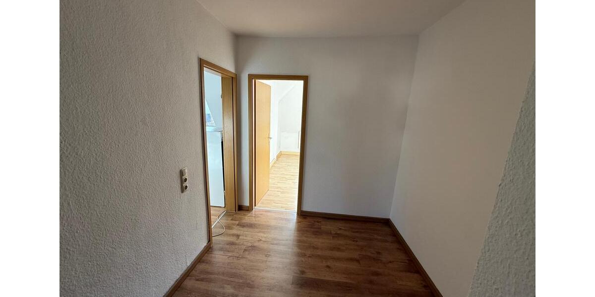 Tolle 3-Raum-DG-Wohnung mit herrlichem Blick über Greiz 3 zimmer