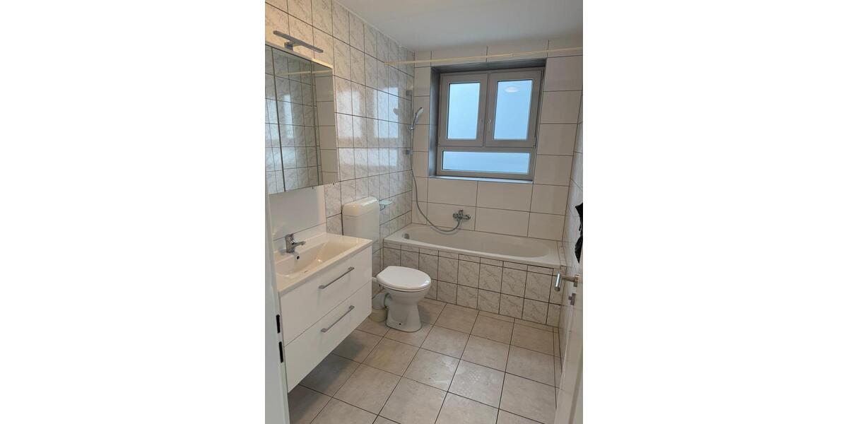 Erdgeschoßwohnung Philippsburg - 4 Zimmer, 92 m&sup2;, 1.100&euro; | Angebot:25306774