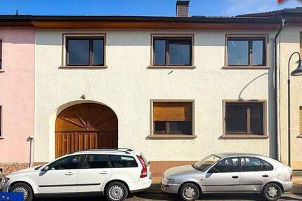 Haus Philippsburg - 5 Zimmer, 147 m&sup2;, 340.000&euro; | Angebot:25666465