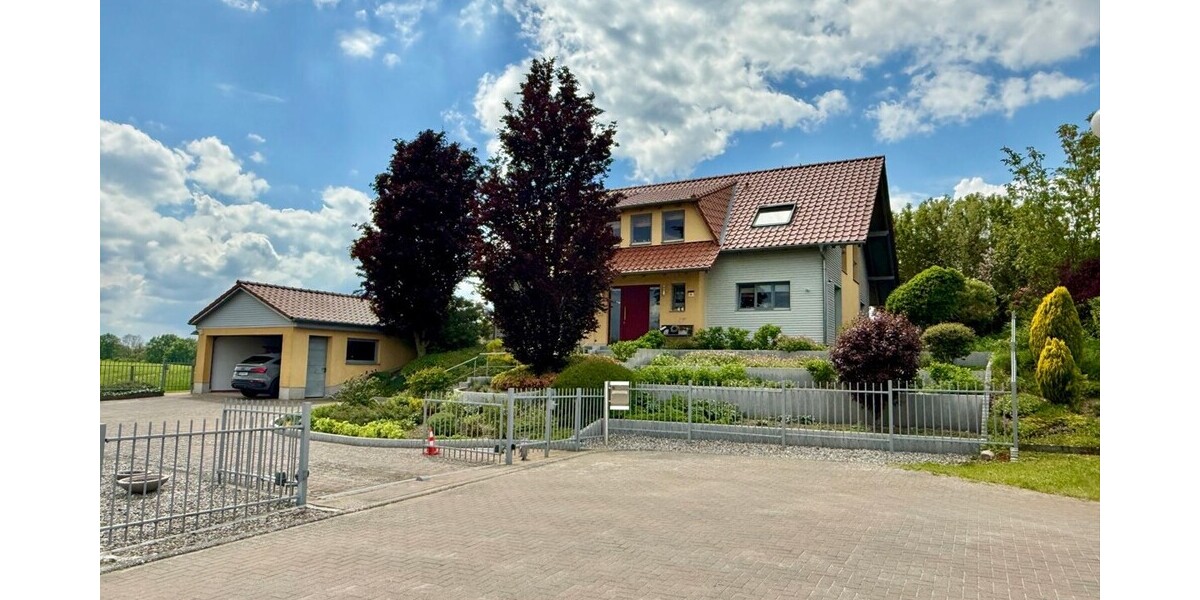 HORN IMMOBILIEN++ Penzlin, großes Einfamilienhaus mit Garage, Außenpool und vielen Extras - Einfamilienhaus Penzlin | Angebot:26894675