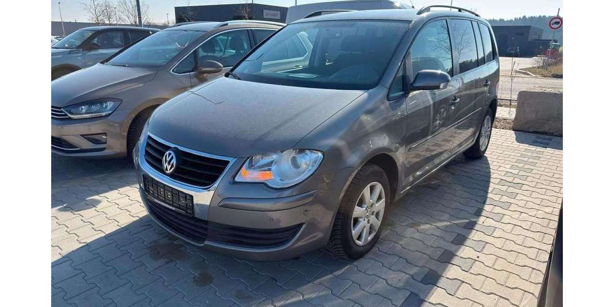 VW Touran 107.000 km 6.490 &euro; Roßtal 90574