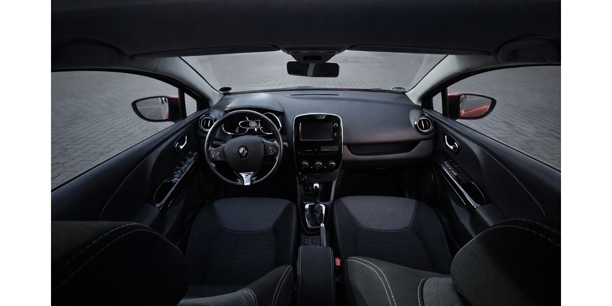 Renault Clio 83.441 km 10.000 &euro; Dresden 01067