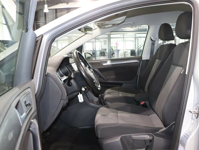 VW Golf Sportsvan 1.2 TSI / 2-ZONEN-KLIMAAUTOMATIK 120.000 km 8.777 € Hamm 59077