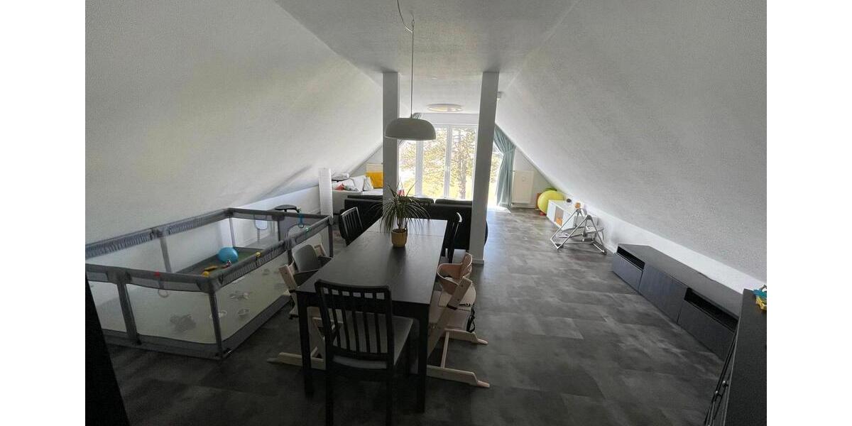 Dachgeschoßwohnung Marburg Cappel - 4 Zimmer, 144 m&sup2;, 1.200&euro; | Angebot:26243012