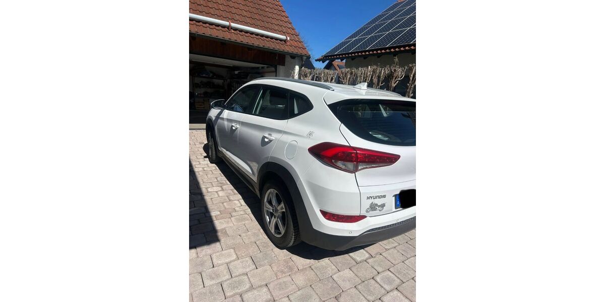 Hyundai TUCSON 93.000 km 13.900 &euro; Memmingen 80770