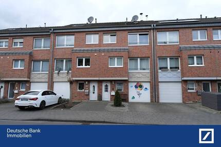Wohnen auf mehreren Ebenen: Split- Level- Reihenmittelhaus mit Garten und Garage in MG- Lürrip!