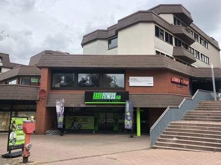 Mietvertrag bis 2030 mit Optionen: Gewerbeimmobilie mit lukrativem Faktor (effektiv ca. 10,70-fach) zimmer