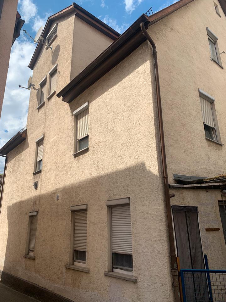 Mehrfamilienhaus 5 Parteien leerstehend