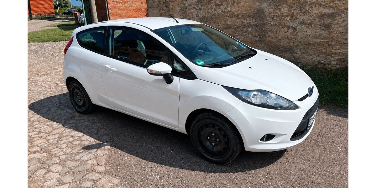 Ford Fiesta 83.000 km 3.300 &euro; Wormsdorf 39365
