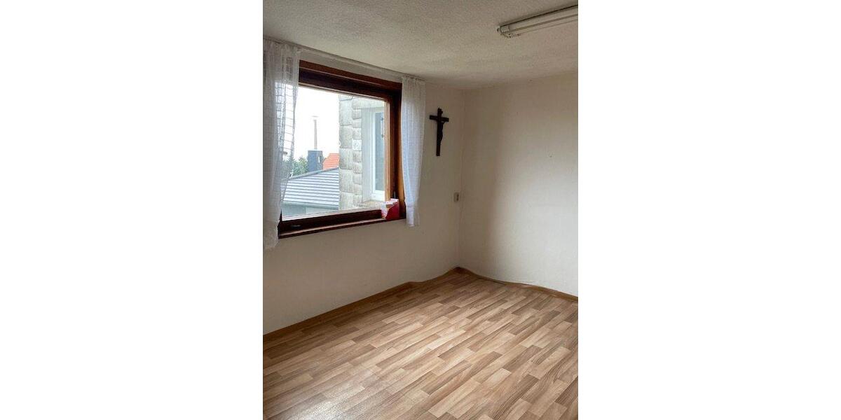 Einfamilienhaus Sollstedt - 6 Zimmer, 150 m&sup2;, 42.000&euro; | Angebot:26991520