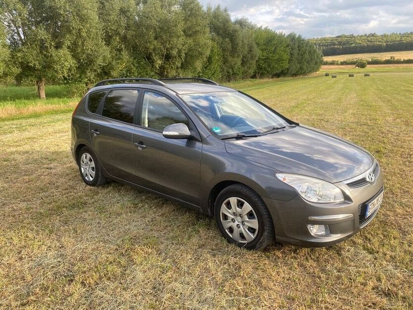 i30