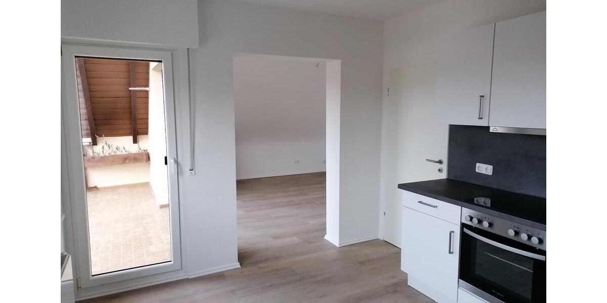 Luxusrenoviertes Penthouse - 4-Zi. inkl. neuer EBK– WG geeignet 4 zimmer