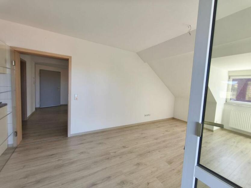 Traumhafte 3-RaumWohnung im Dachgeschoss in Tonna (902.1402)
