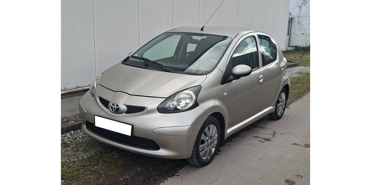 Toyota Aygo (X) 149.911 km 2.499 &euro; Detmold 32758